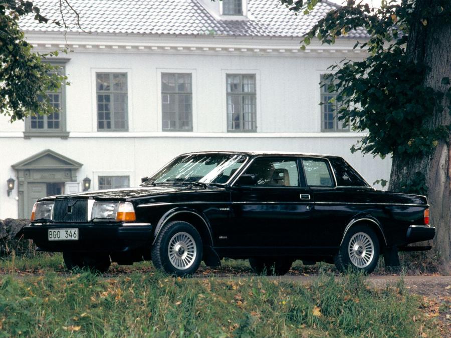  Volvo 262 C 1977 года  (фото 13 из 13)